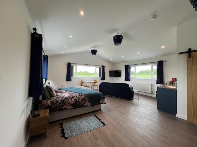 Modern Barn Conversion Brackley  Exteriér fotografie